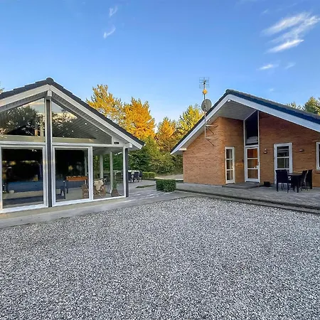 بيت للعطل 5 Bedroom Awesome In هيرنينغ