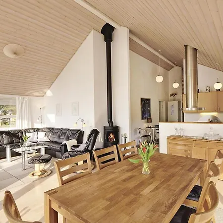 7 Bedroom Stunning In Herning Holiday home Kolkaer